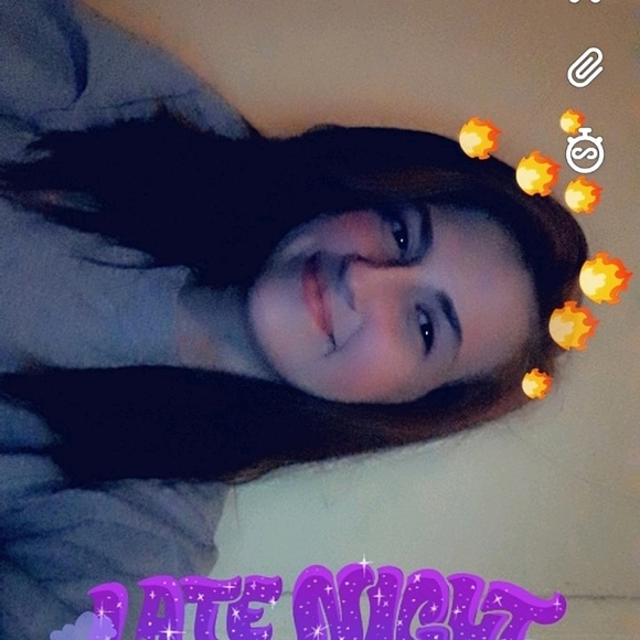 Meet your Posher, Corina - Picture 1 of 1